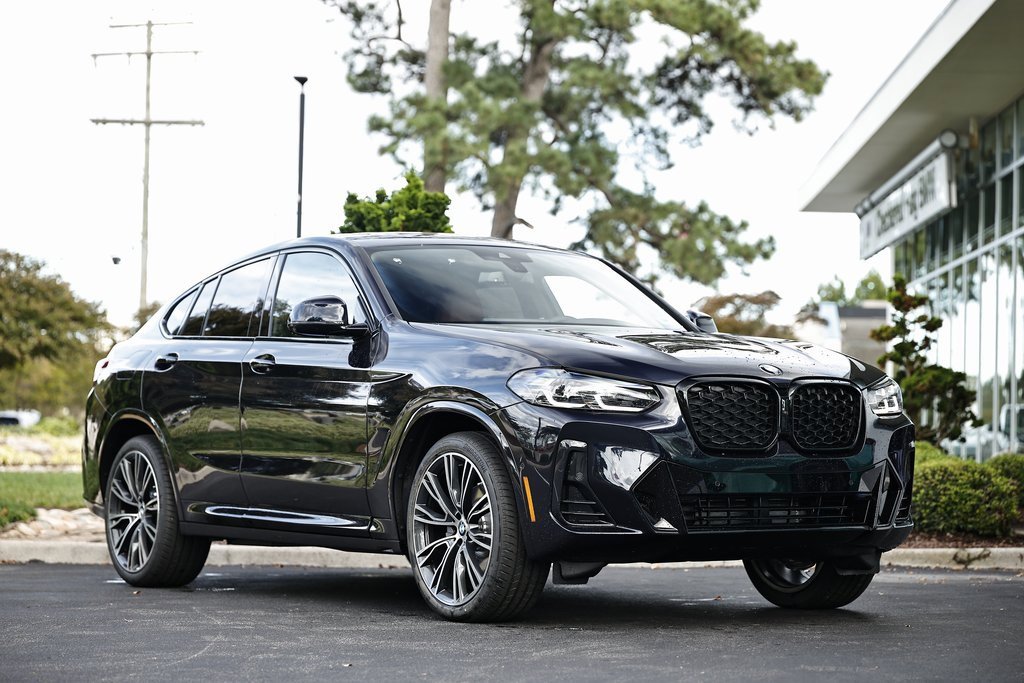 New 2025 BMW X4 xDrive30i w/ Premium Package
