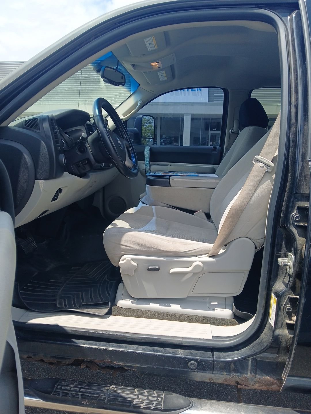 Used 2008 Chevrolet Silverado 1500 LT w/ Power Pack Plus AWD/4WD image 8