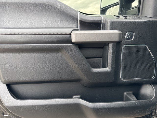 Used 2018 Ford F150 Platinum w/ Equipment Group 701A Luxury image 10