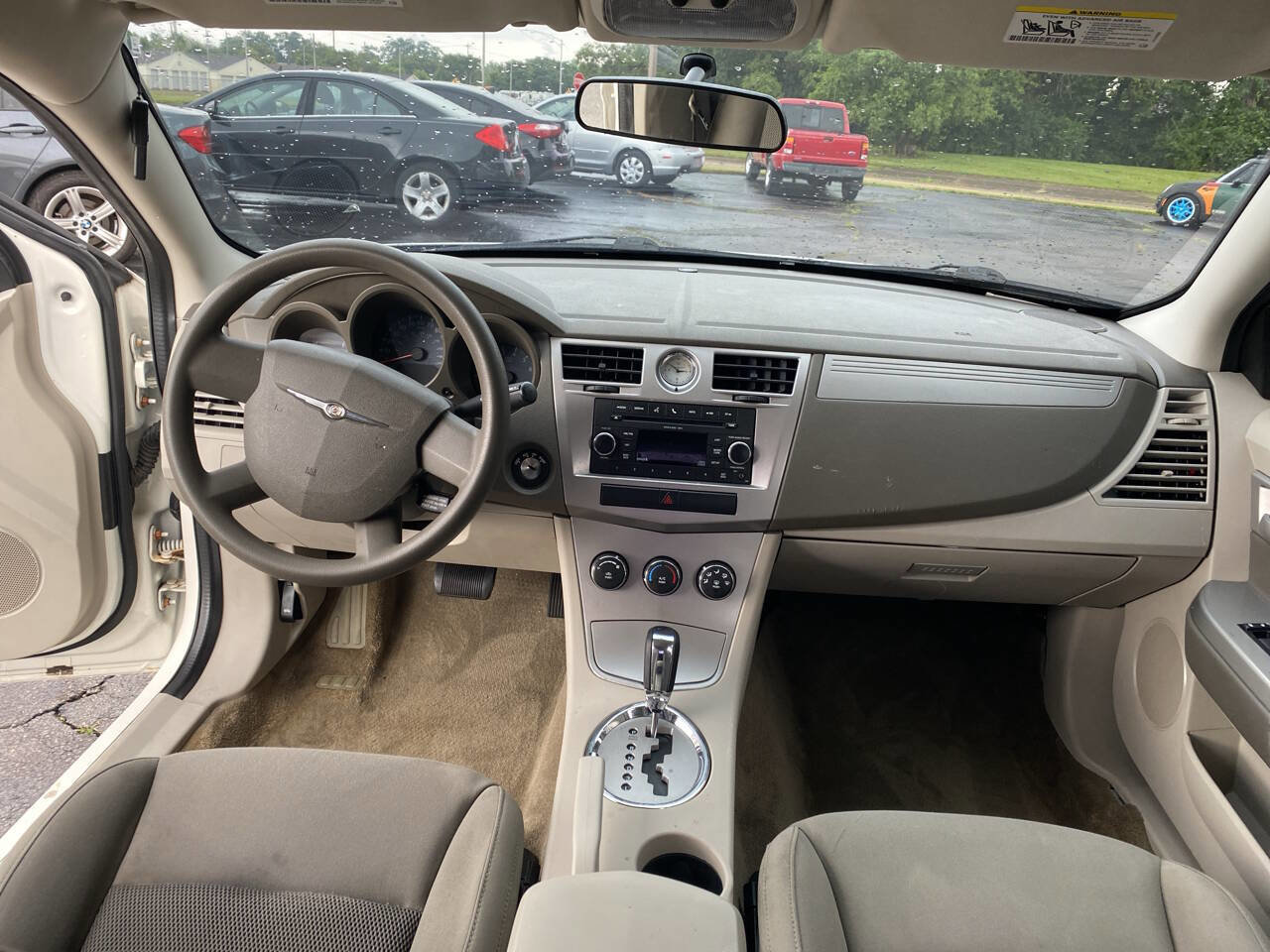 Used 2010 Chrysler Sebring Touring image 10