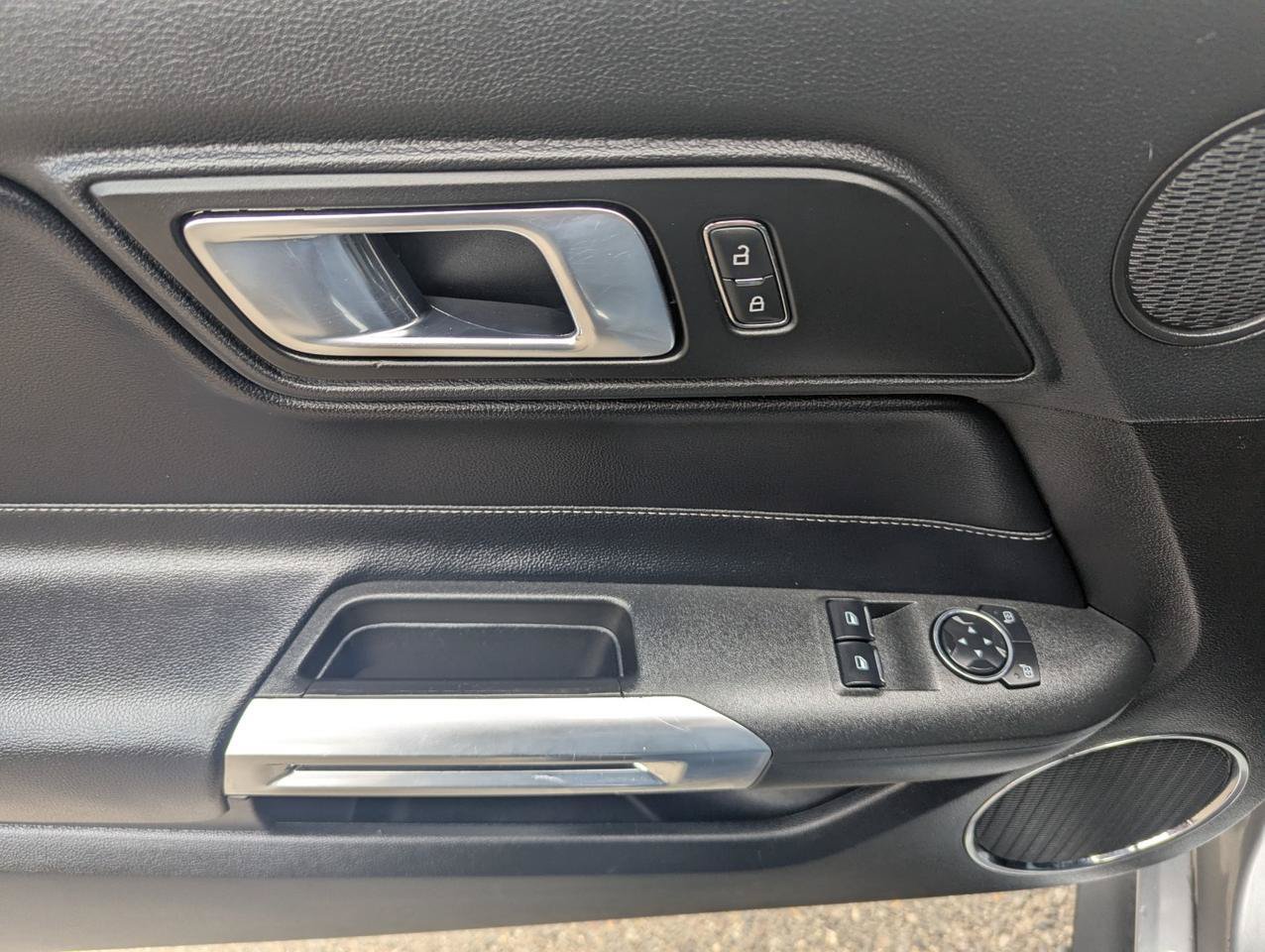 Used 2021 Ford Mustang Premium RWD image 10