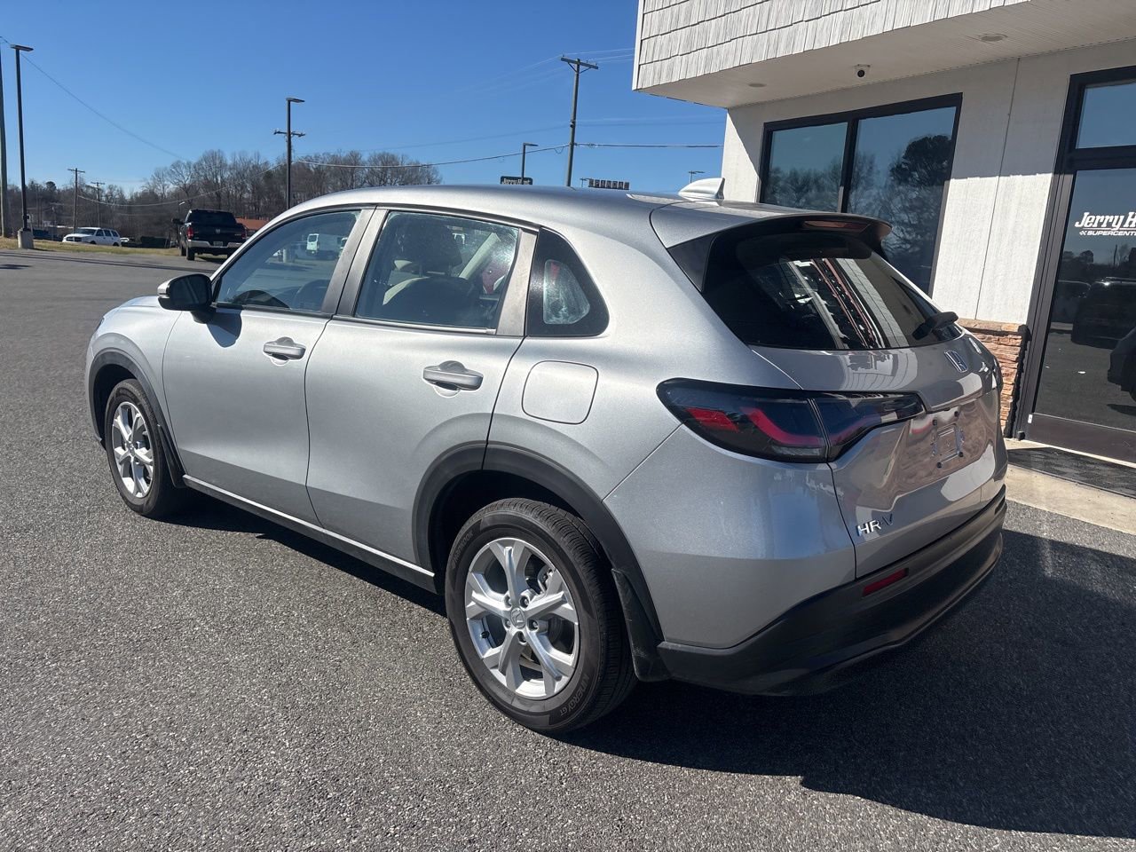 Used 2025 Honda HR-V LX image 6