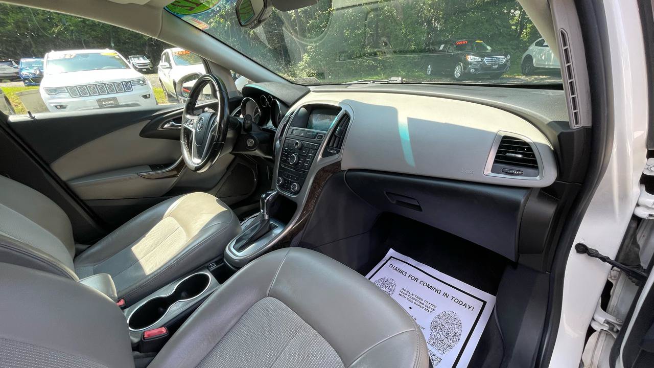 Used 2012 Buick Verano FWD image 27