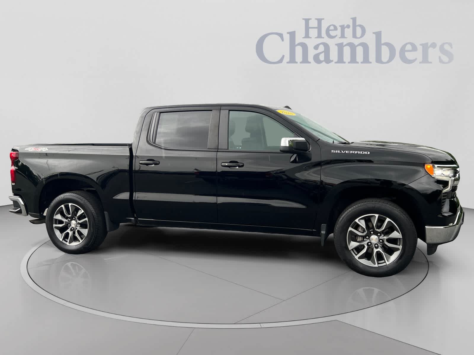 Used 2023 Chevrolet Silverado 1500 LT AWD/4WD image 4