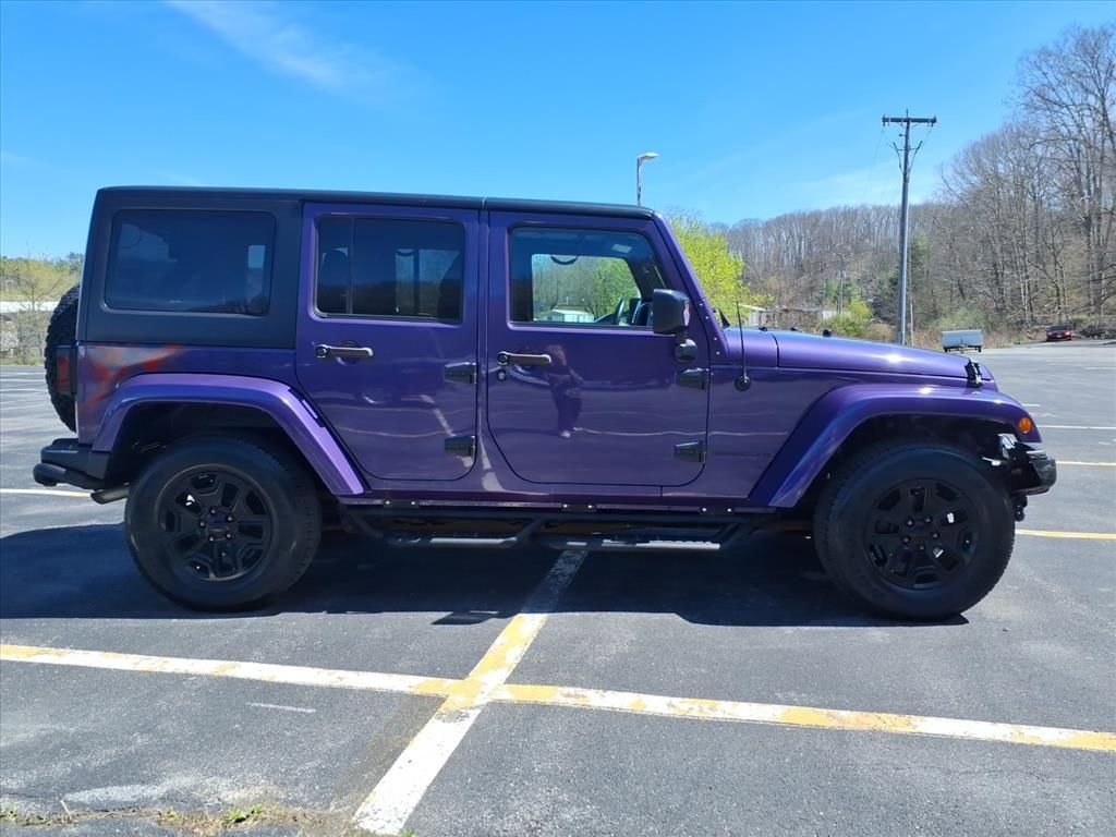 Used 2016 Jeep Wrangler Unlimited Sahara image 3