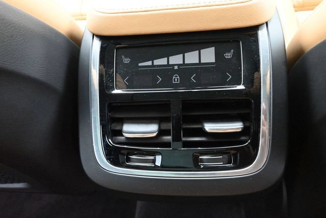Used 2023 Volvo XC90 B6 Ultimate w/ Protection Package Premier AWD/4WD image 29