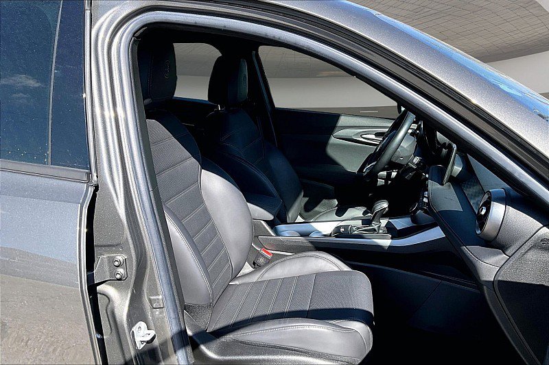 Used 2024 Alfa Romeo Tonale Ti image 14