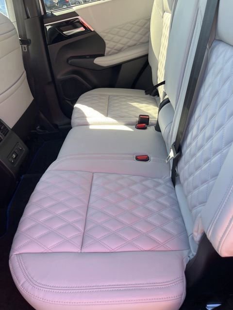 Used 2024 Mitsubishi Outlander SEL image 11