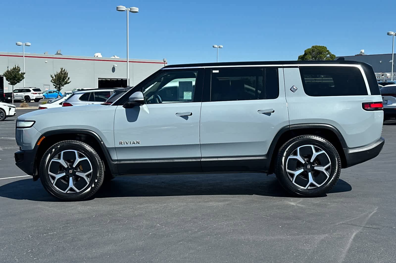 Used 2023 Rivian R1S Adventure AWD/4WD image 9