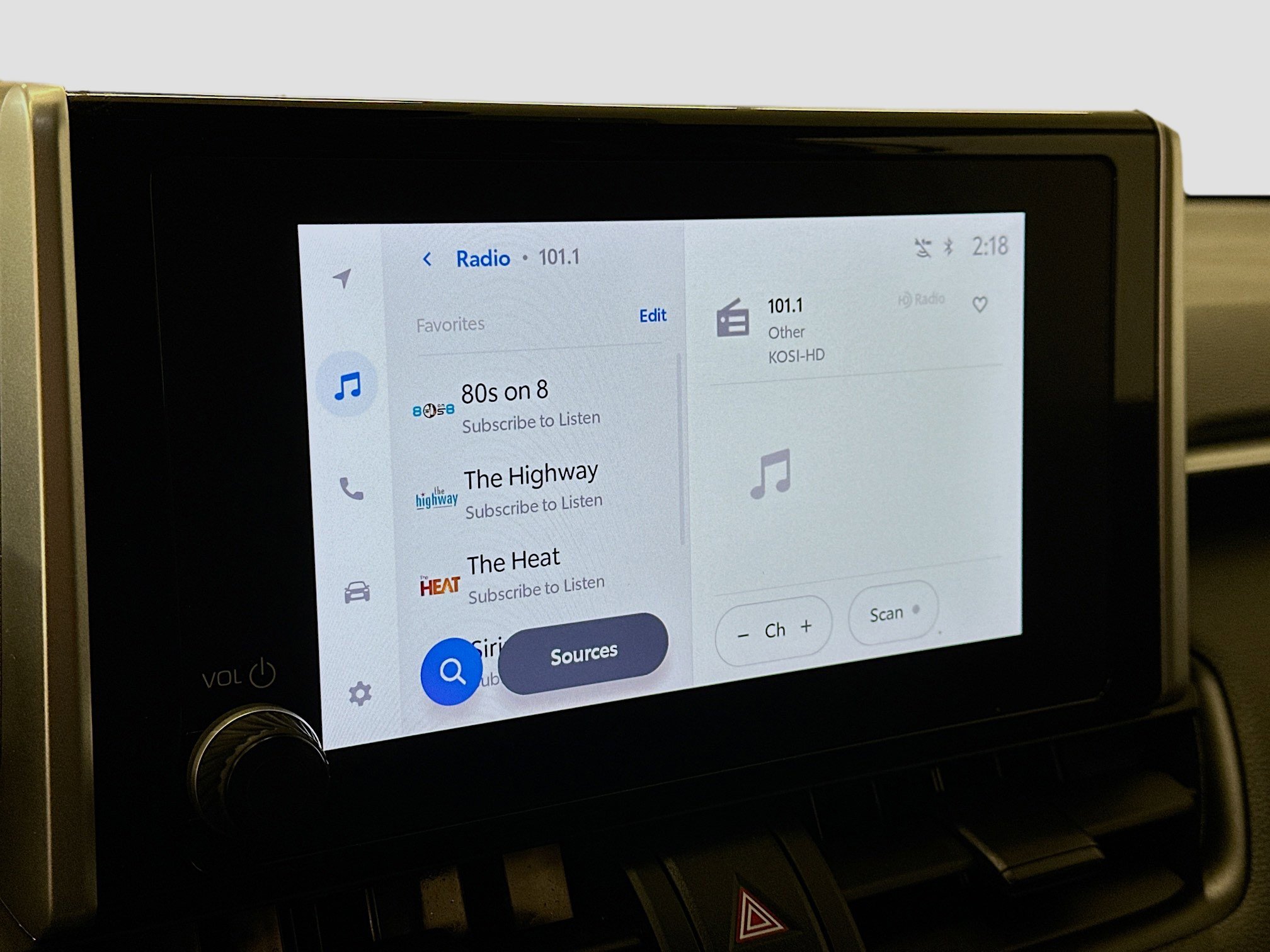 Used 2025 Toyota RAV4 XLE image 21