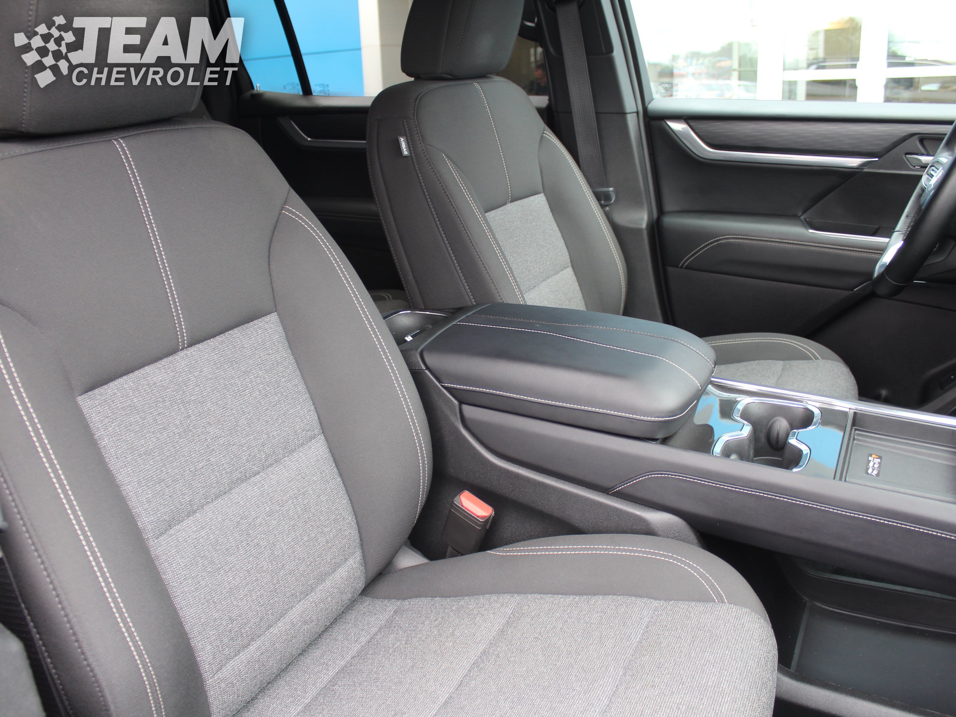 Certified 2025 GMC Acadia Elevation AWD/4WD image 27