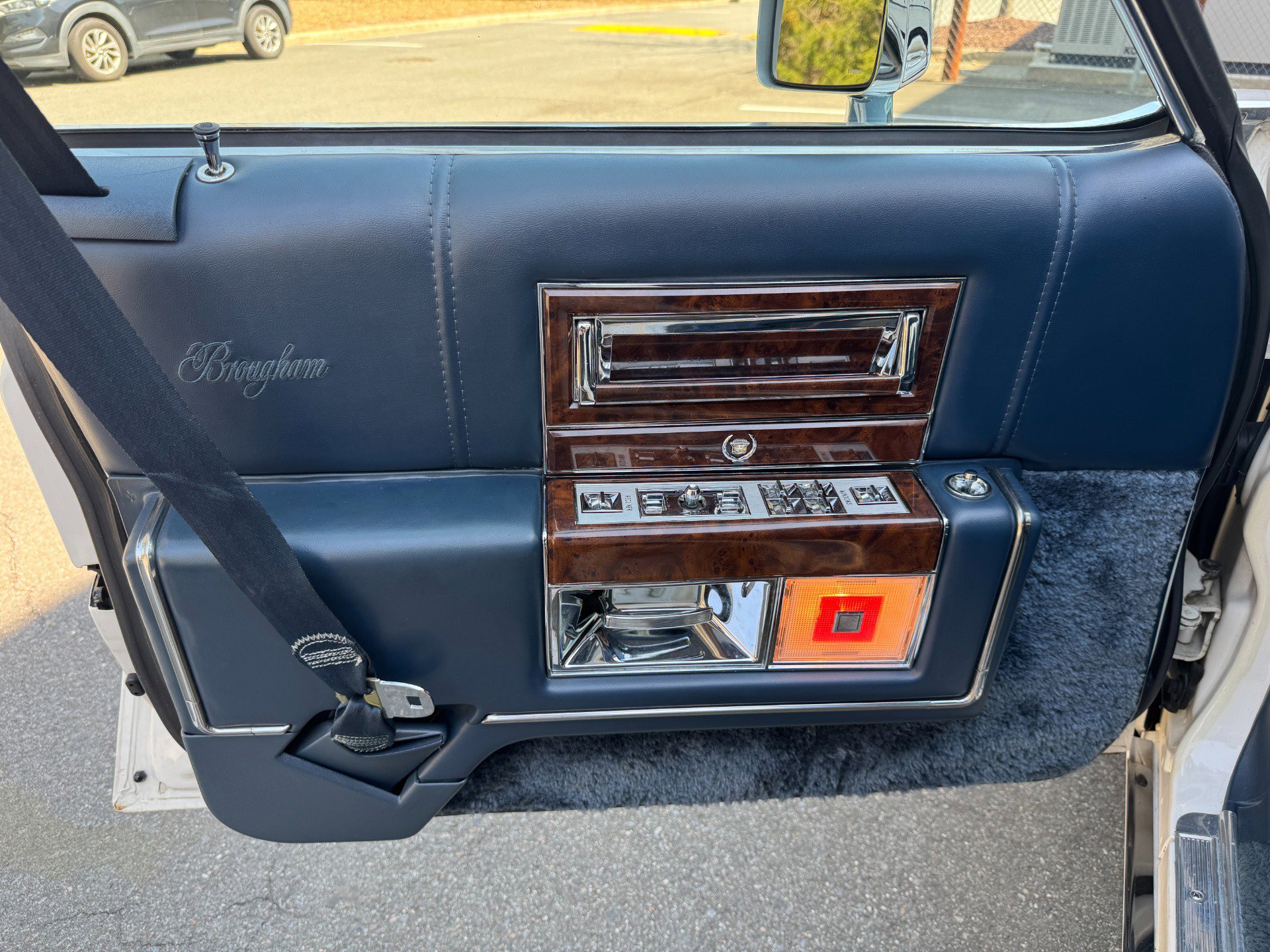 Used 1991 Cadillac Brougham image 25