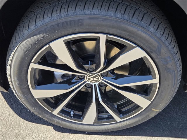 New 2026 Volkswagen Atlas Cross Sport SEL Premium R-Line image 5