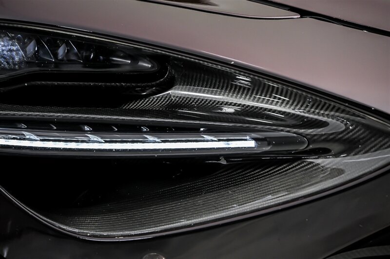 Used 2018 McLaren 720S RWD image 5
