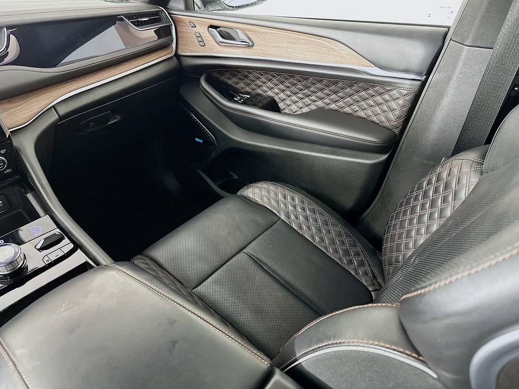 Used 2022 Jeep Grand Cherokee Summit w/ Luxury Tech Group V image 31