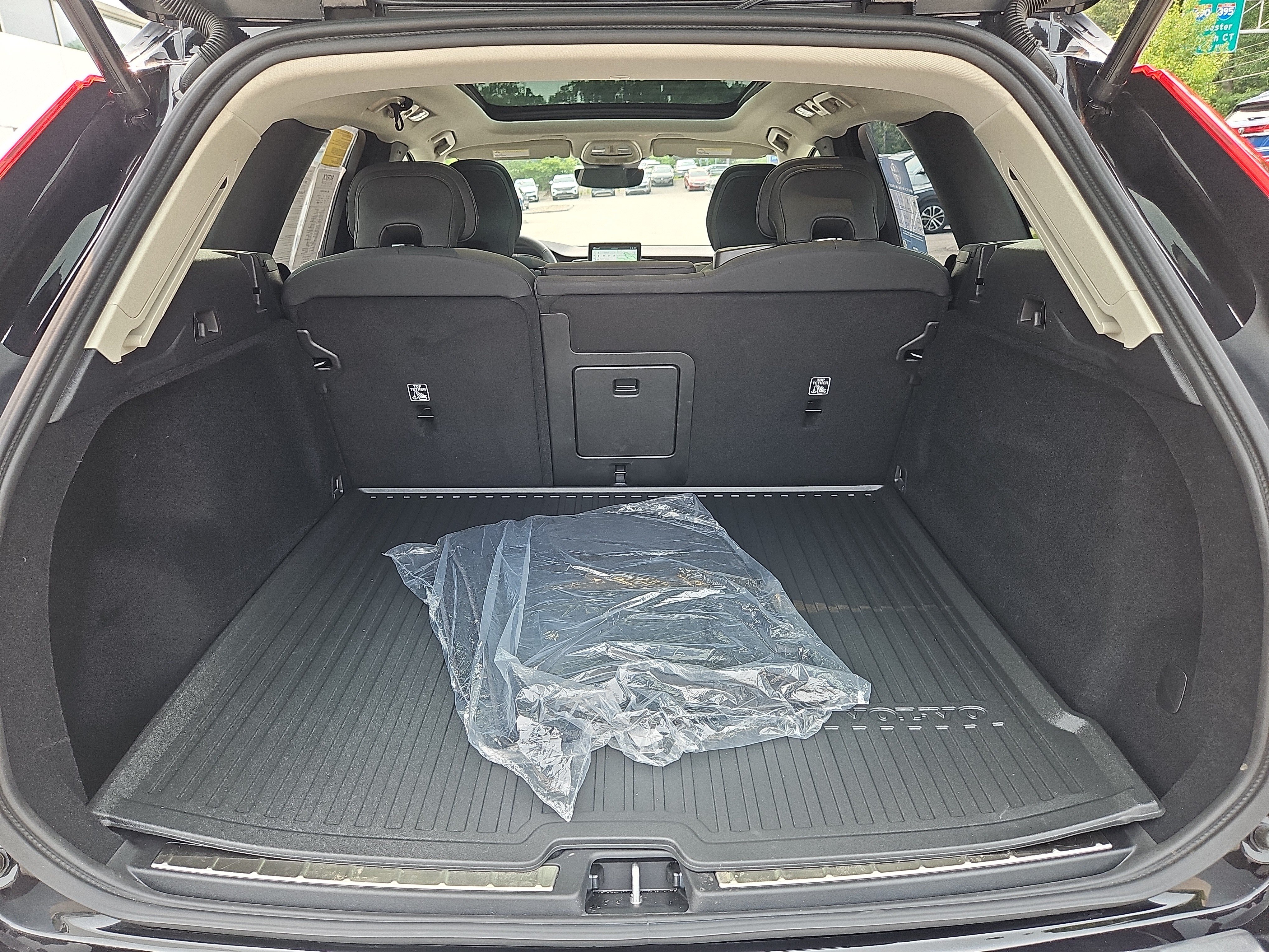 Used 2026 Volvo XC60 B5 Plus w/ Protection Package Premier AWD/4WD image 33