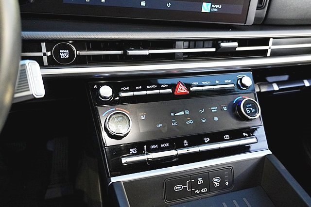 Certified 2025 Hyundai Santa Fe SEL image 28