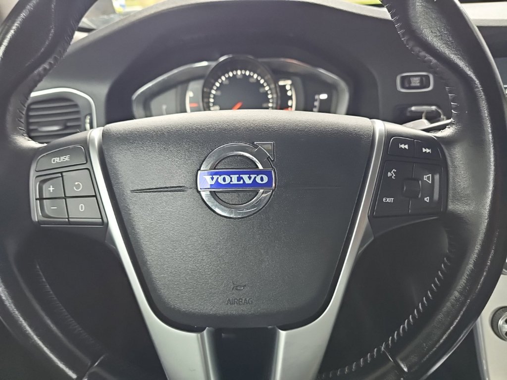 Used 2017 Volvo S60 T5 Dynamic w/ Vision Package AWD/4WD image 18