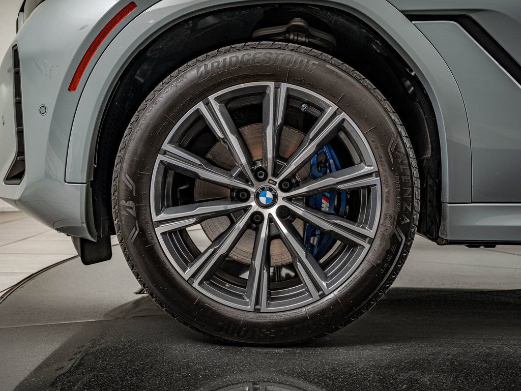 Used 2024 BMW X6 xDrive40i w/ Premium Package image 13