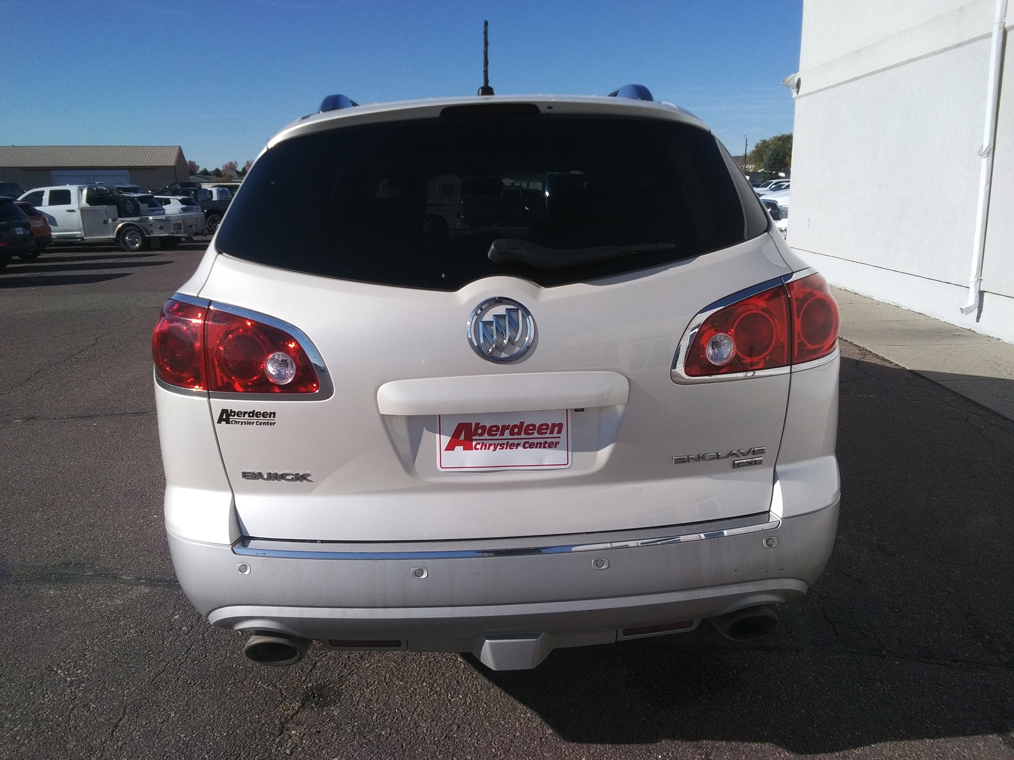 Used 2009 Buick Enclave CXL w/ Driver Confidence Package image 6