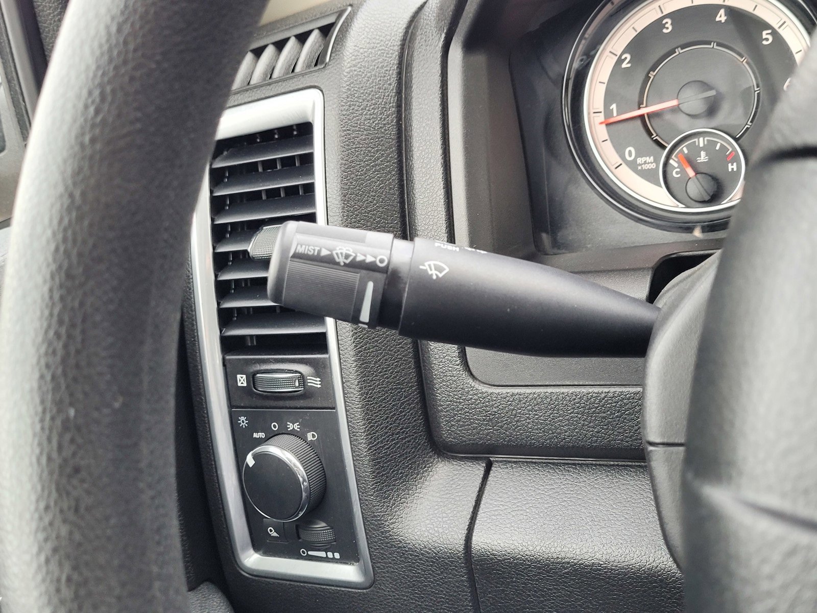 Used 2024 RAM 1500 Classic SLT image 21