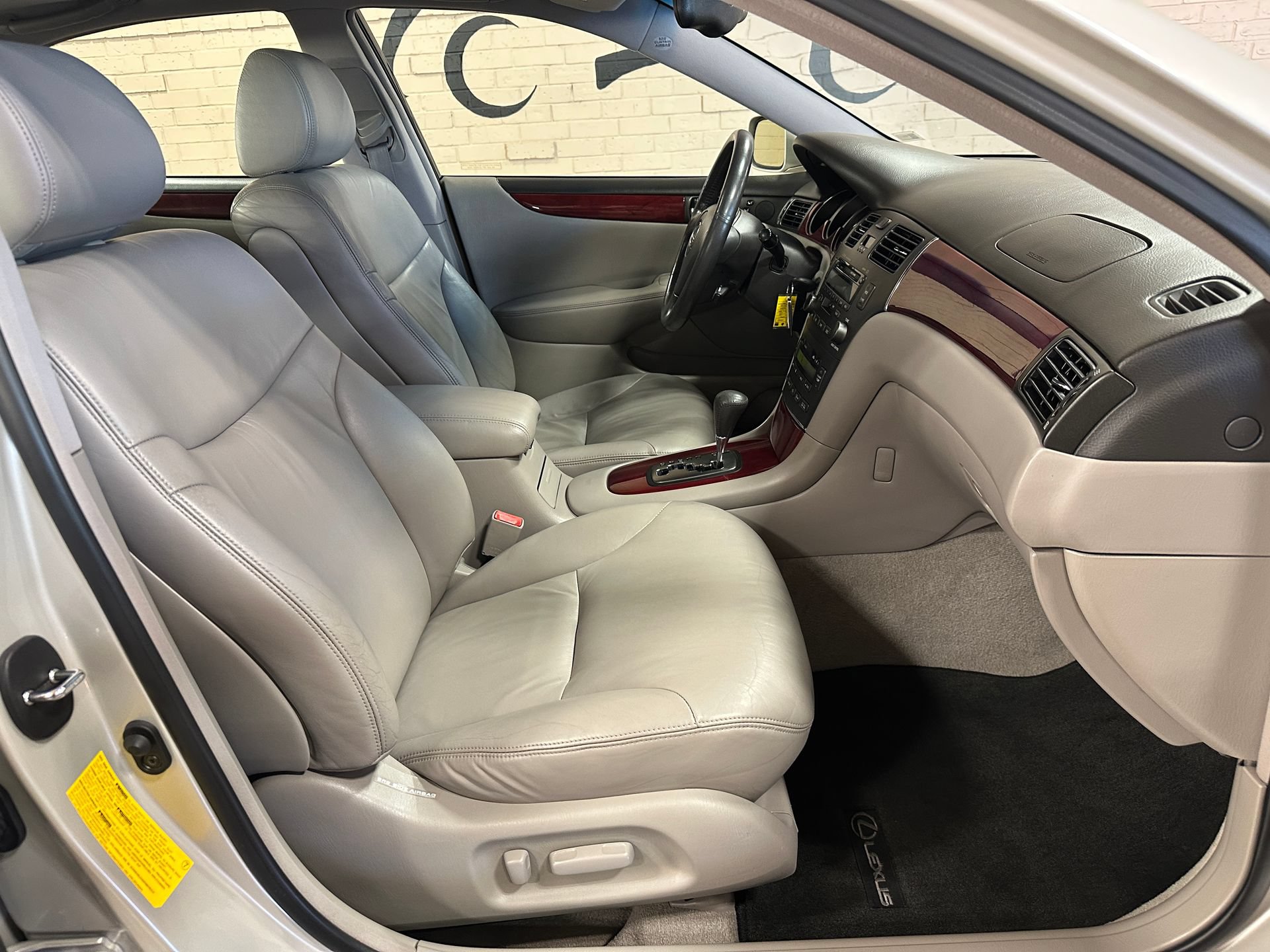 Used 2002 Lexus ES 330 FWD image 22