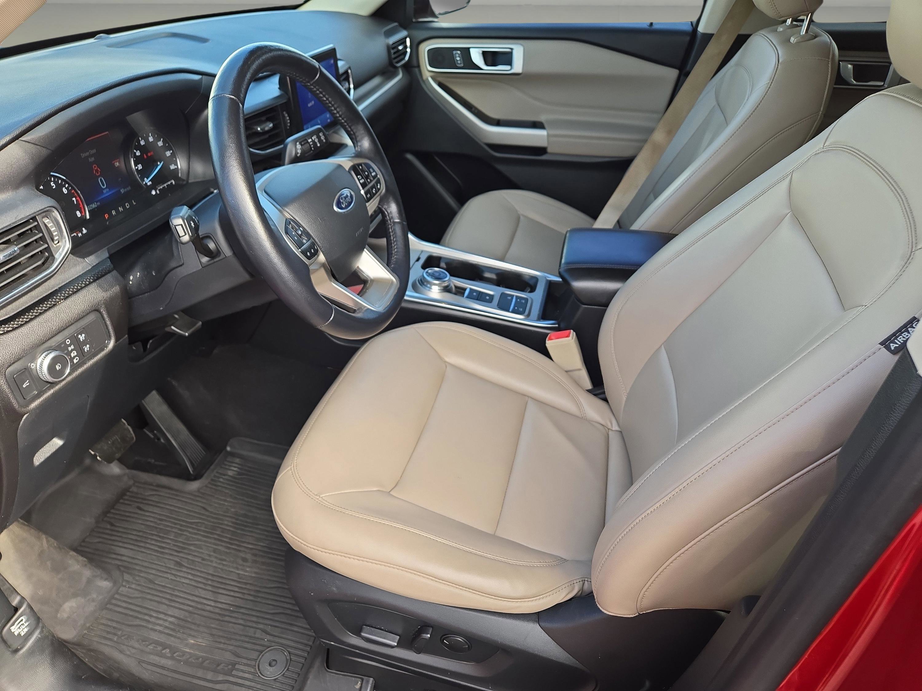 Used 2022 Ford Explorer XLT w/ Equipment Group 202A image 12