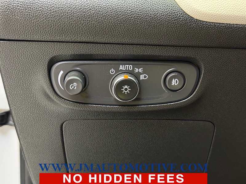 Used 2020 Buick Encore GX Essence w/ Experience Buick Package AWD/4WD image 36