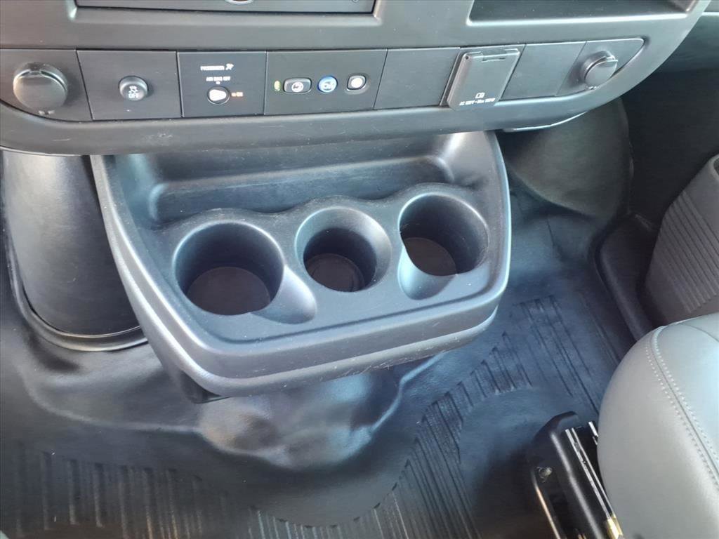 Used 2022 GMC Savana 3500 Extended image 21
