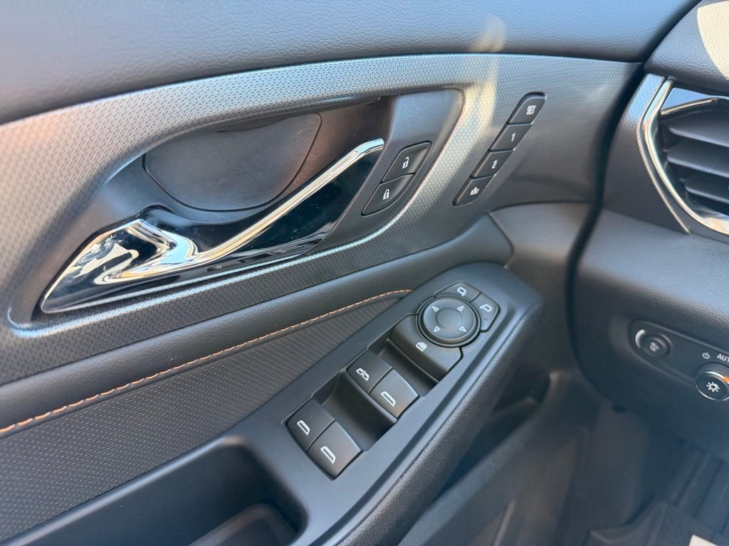 Used 2021 Chevrolet Traverse Premier w/ LPO, Floor Liner Package AWD/4WD image 22