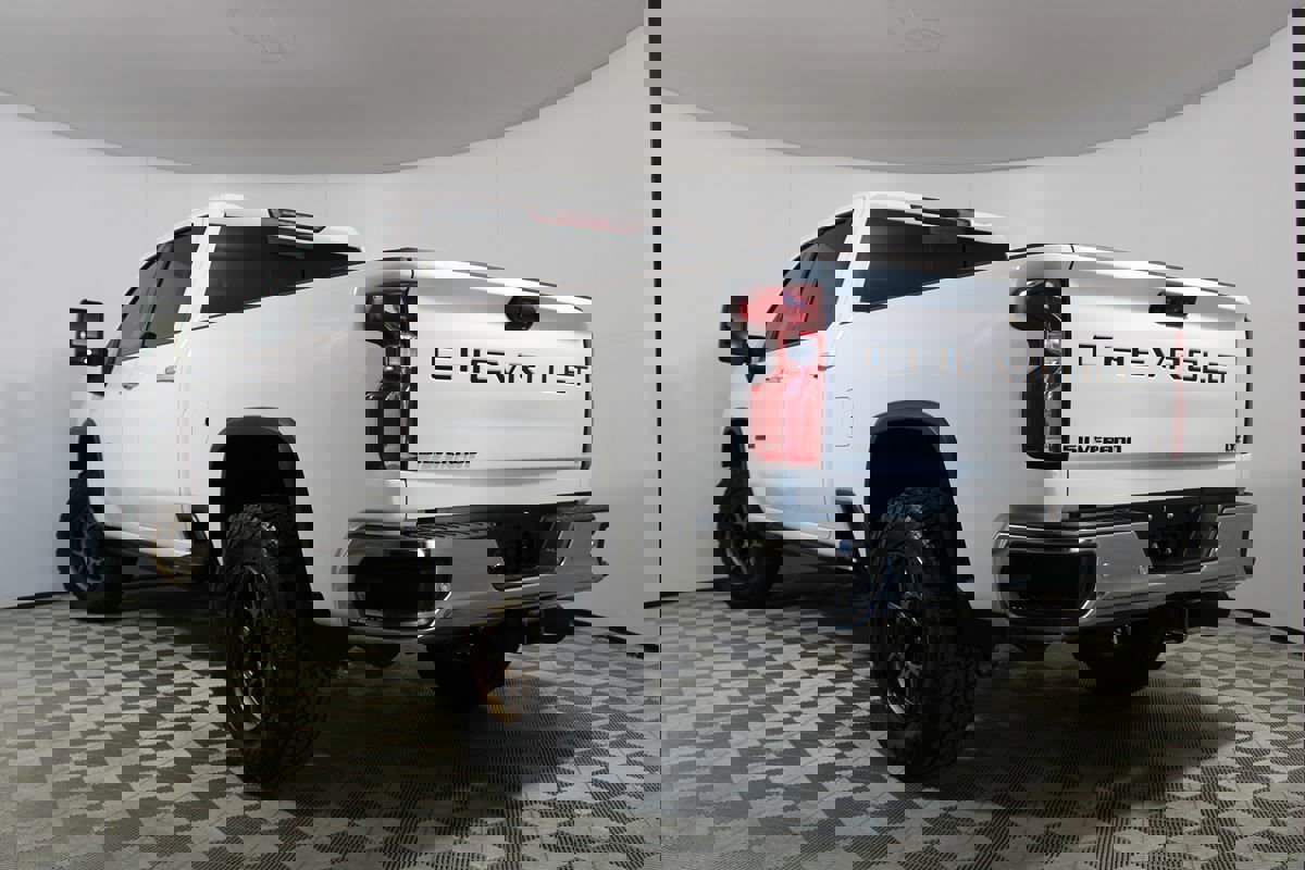 Used 2020 Chevrolet Silverado 2500 LTZ w/ LTZ Plus Package image 42