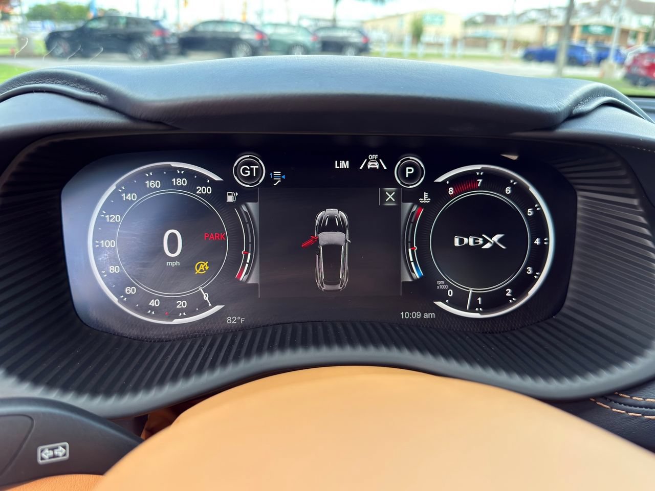 Used 2021 Aston Martin DBX AWD/4WD image 28