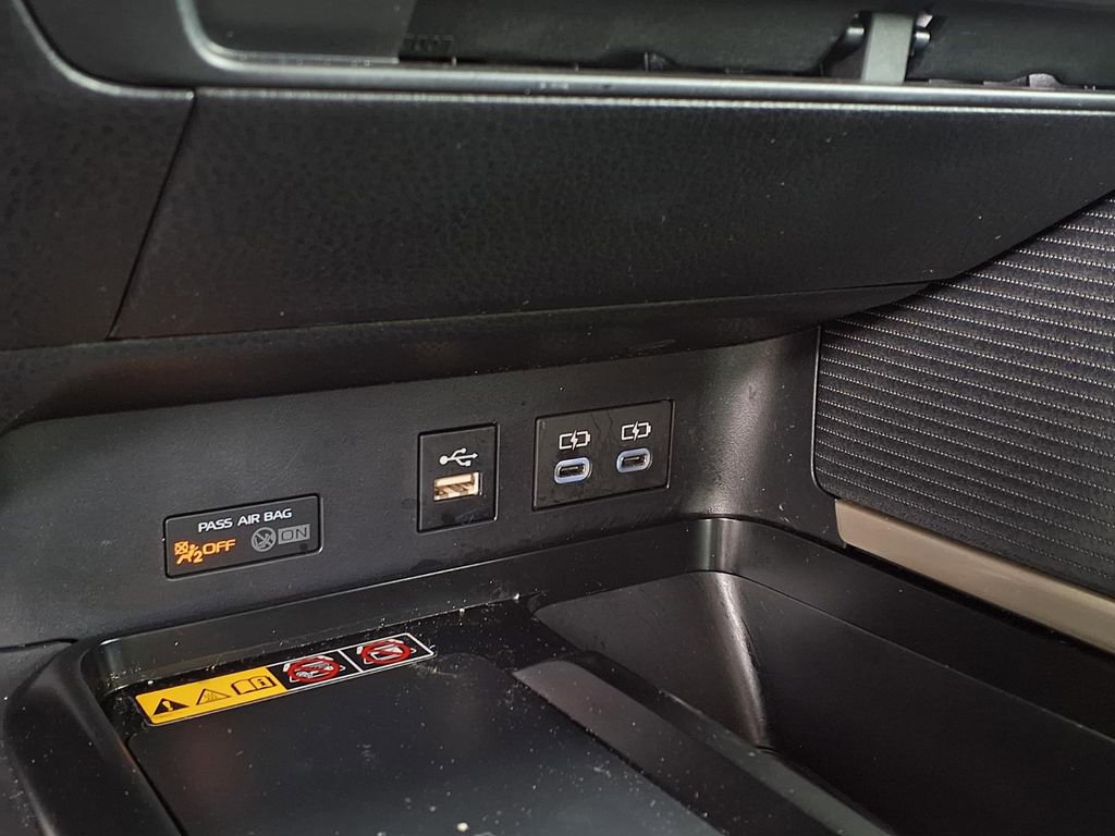 Used 2026 Toyota Camry SE AWD/4WD image 11