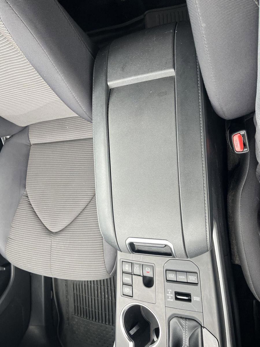 Used 2024 Toyota Highlander LE image 25