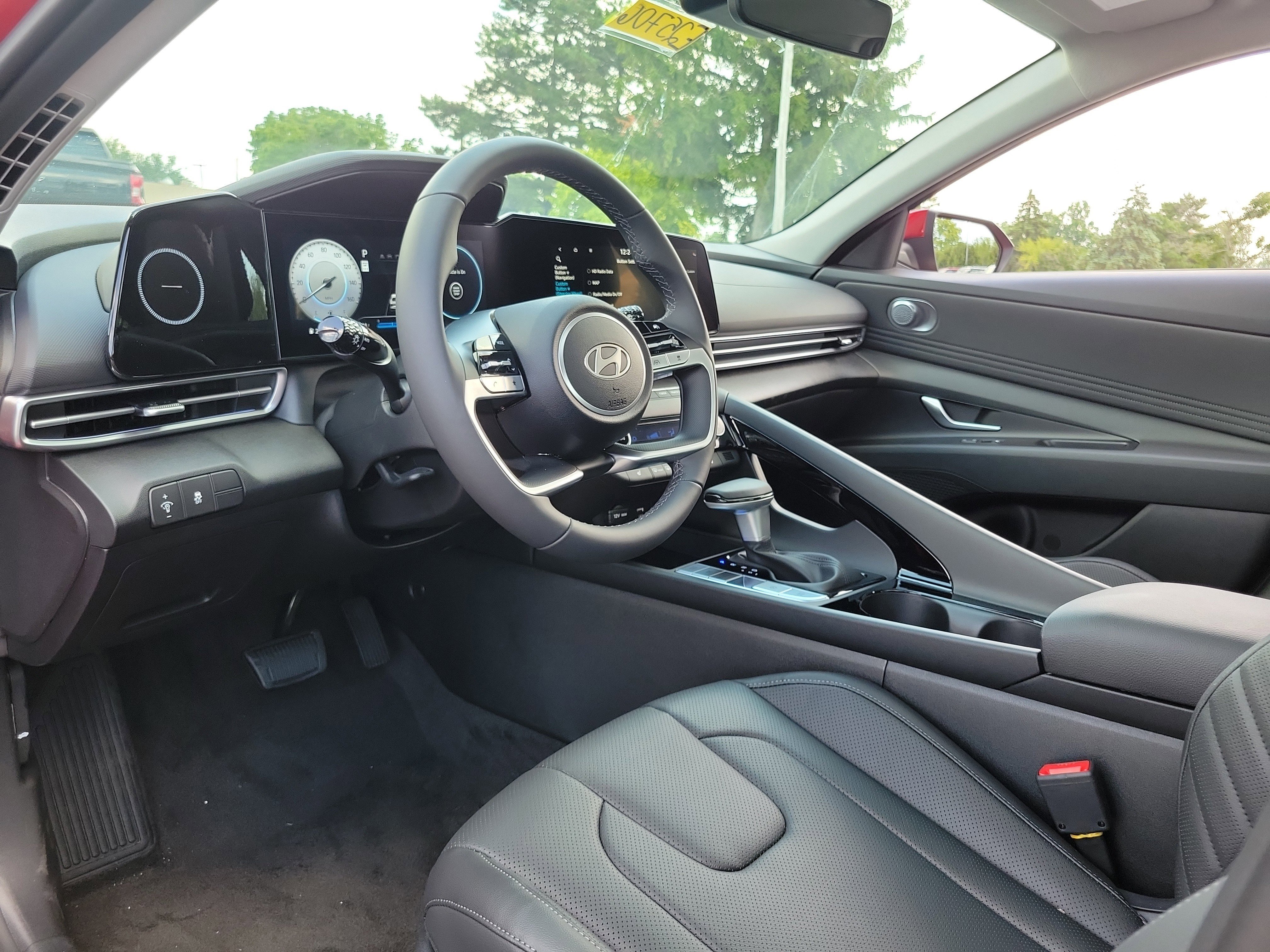 New 2025 Hyundai Elantra Limited FWD image 19