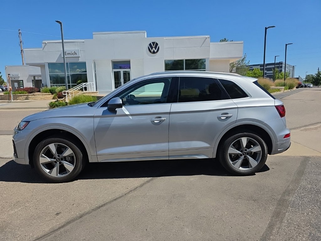 Used 2023 Audi Q5 2.0T Premium Plus w/ Premium Plus Package AWD/4WD image 3