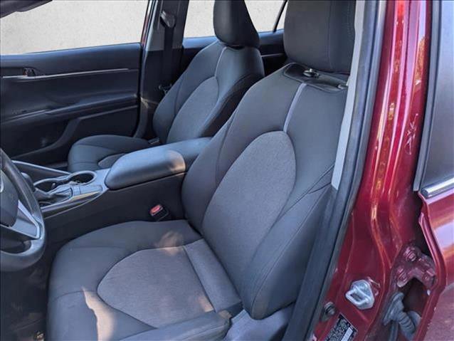 Used 2022 Toyota Camry LE image 21