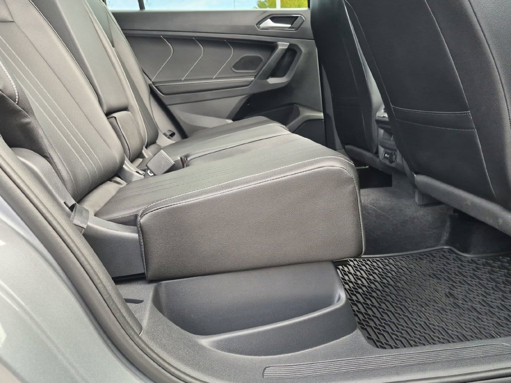 Used 2024 Volkswagen Tiguan SE R-Line AWD/4WD image 25