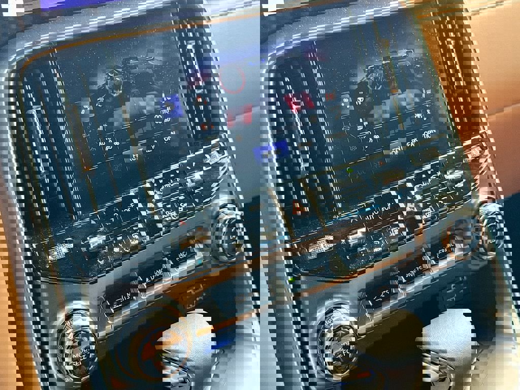 Used 2024 Lexus LX 600 4WD w/ Interior Upgrade Package image 28