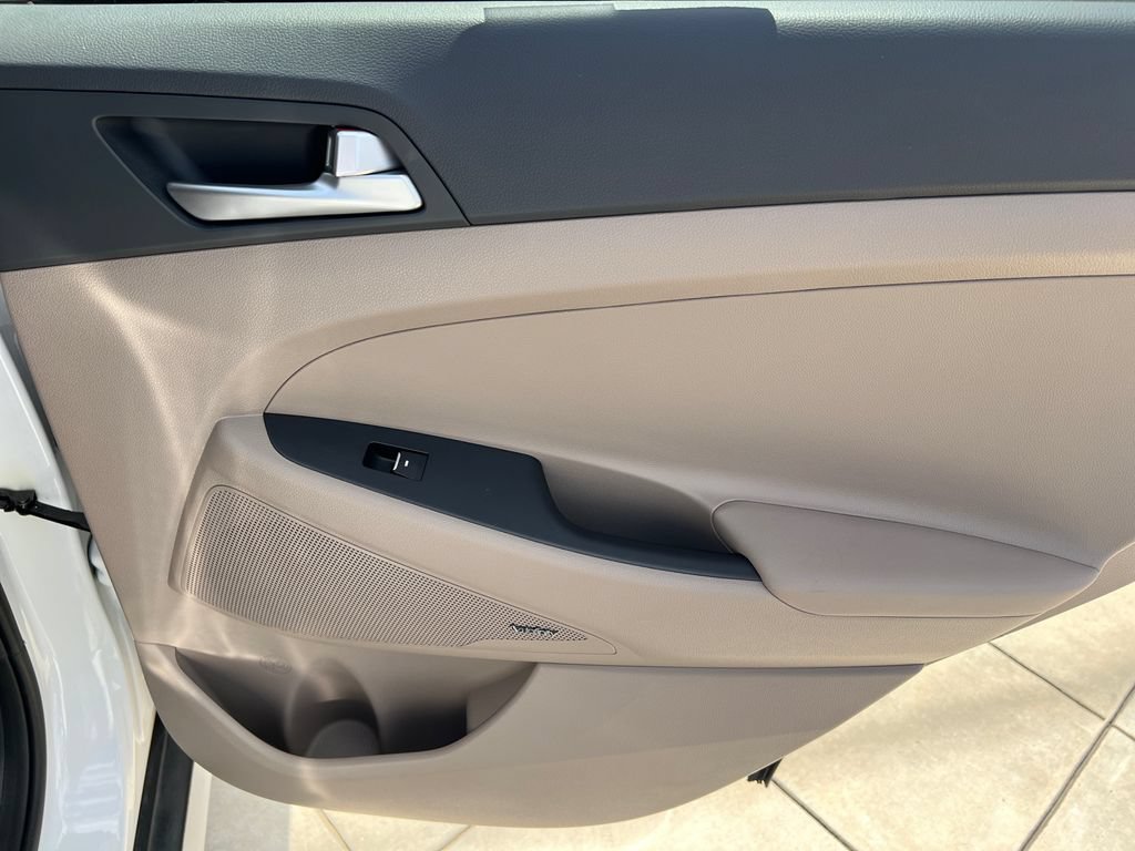 Used 2021 Hyundai Tucson Limited w/ Cargo Package FWD image 9