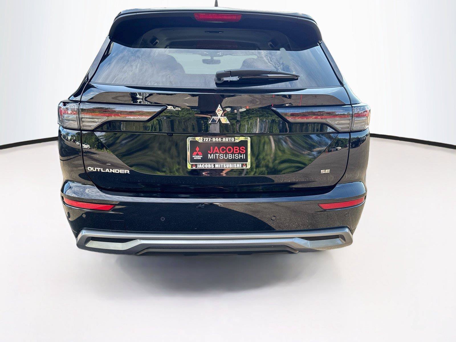 New 2026 Mitsubishi Outlander SE FWD image 4