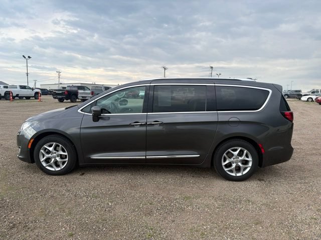 Used 2018 Chrysler Pacifica Touring-L Plus w/ Advanced Safetytec Group FWD image 8