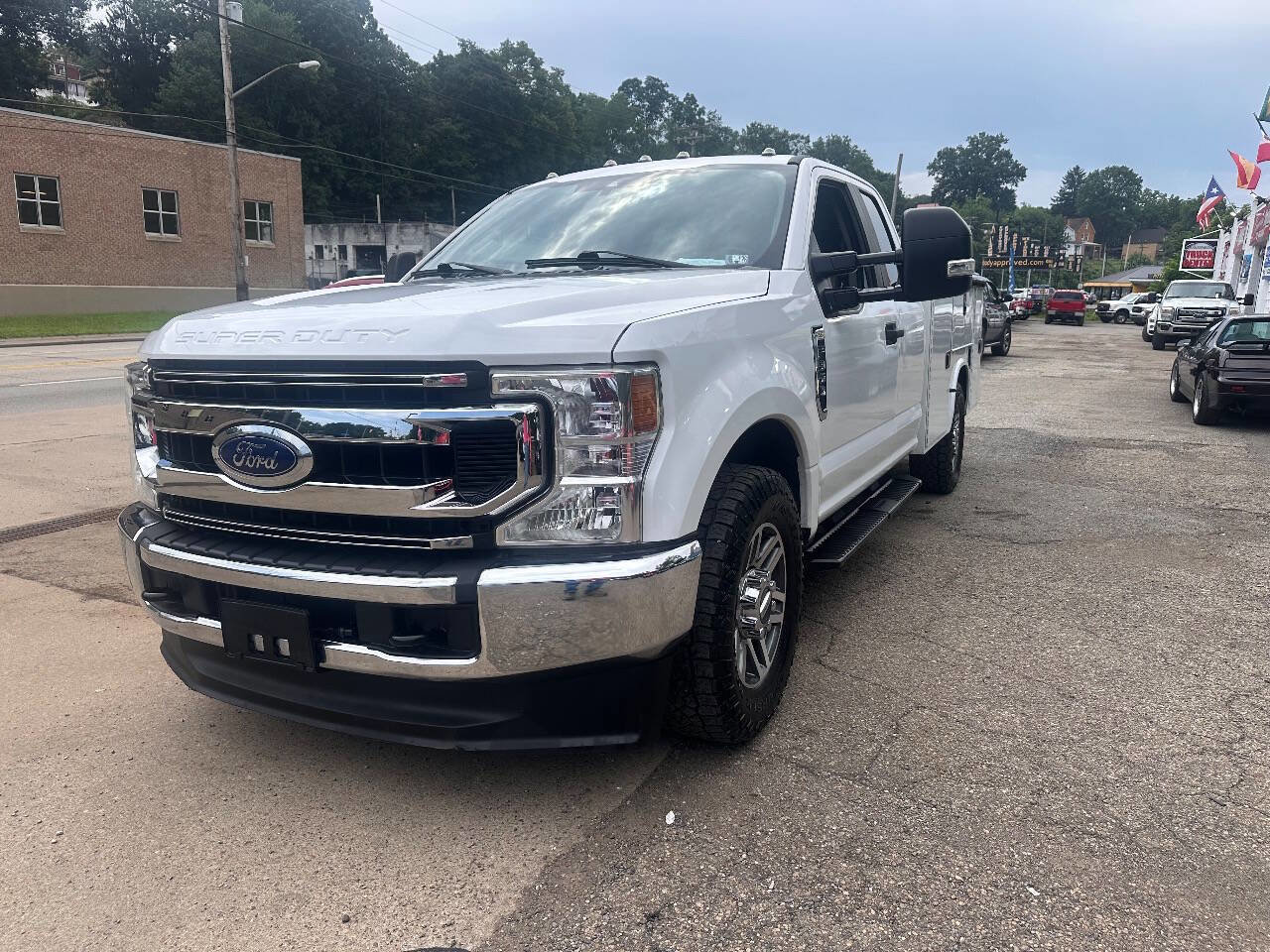 Used 2020 Ford F350 XL w/ Power Equipment Group image 3