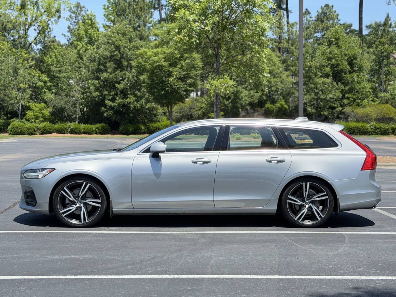 Used 2018 Volvo V90 T5 R-Design FWD image 4