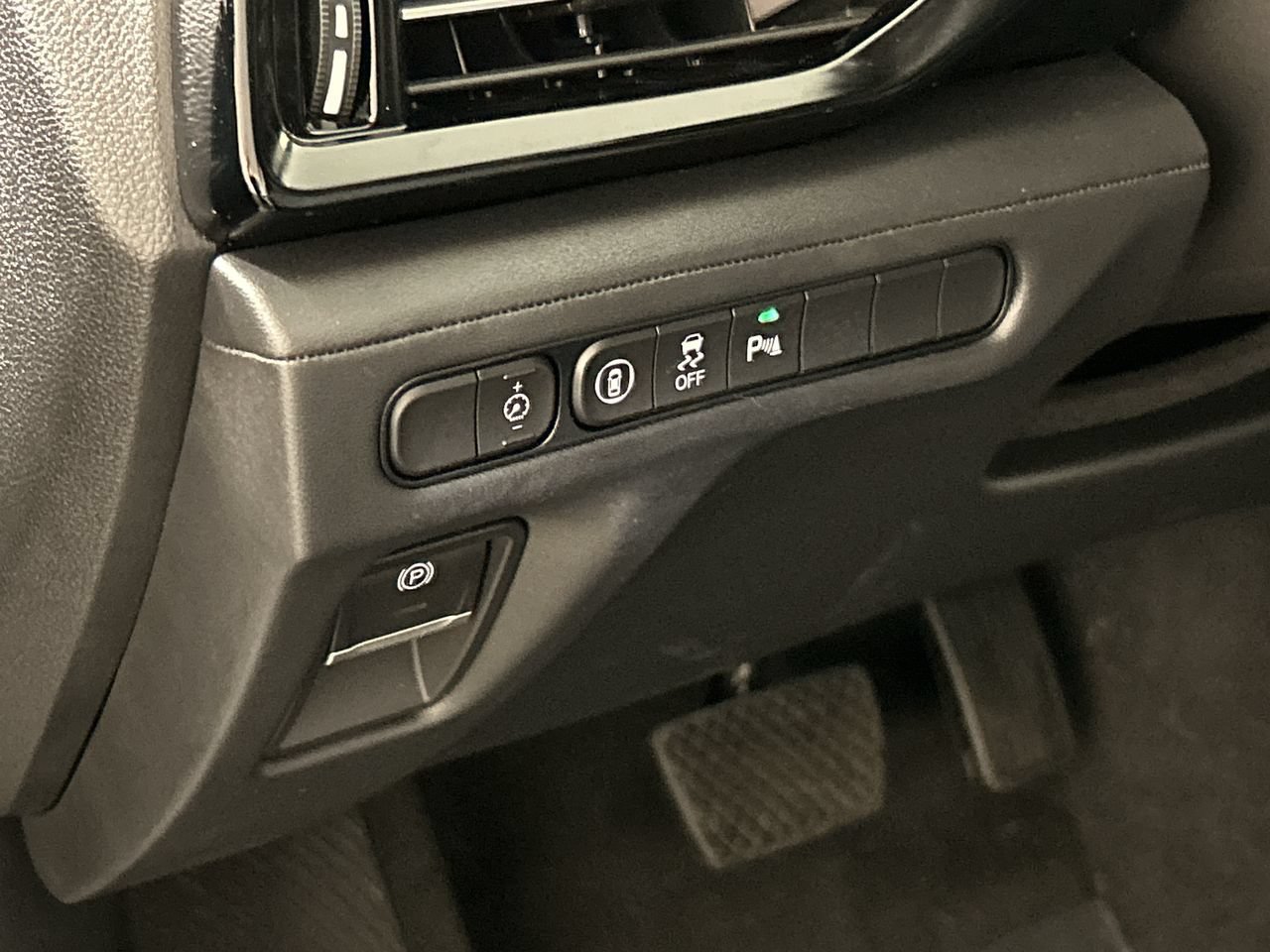 Used 2025 Acura MDX w/ Technology Package AWD/4WD image 13