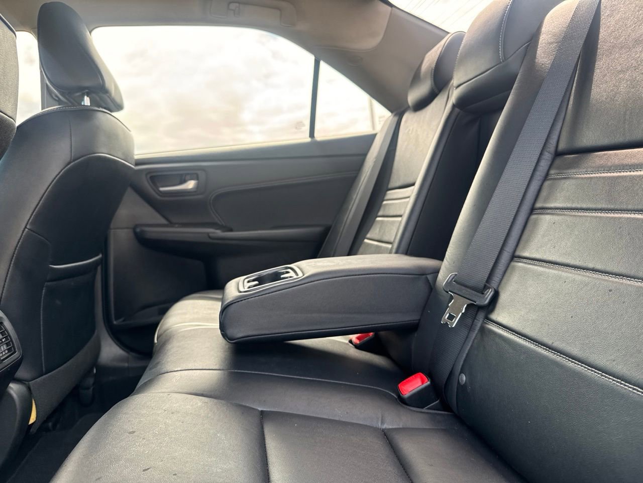 Used 2017 Toyota Camry XLE FWD image 32