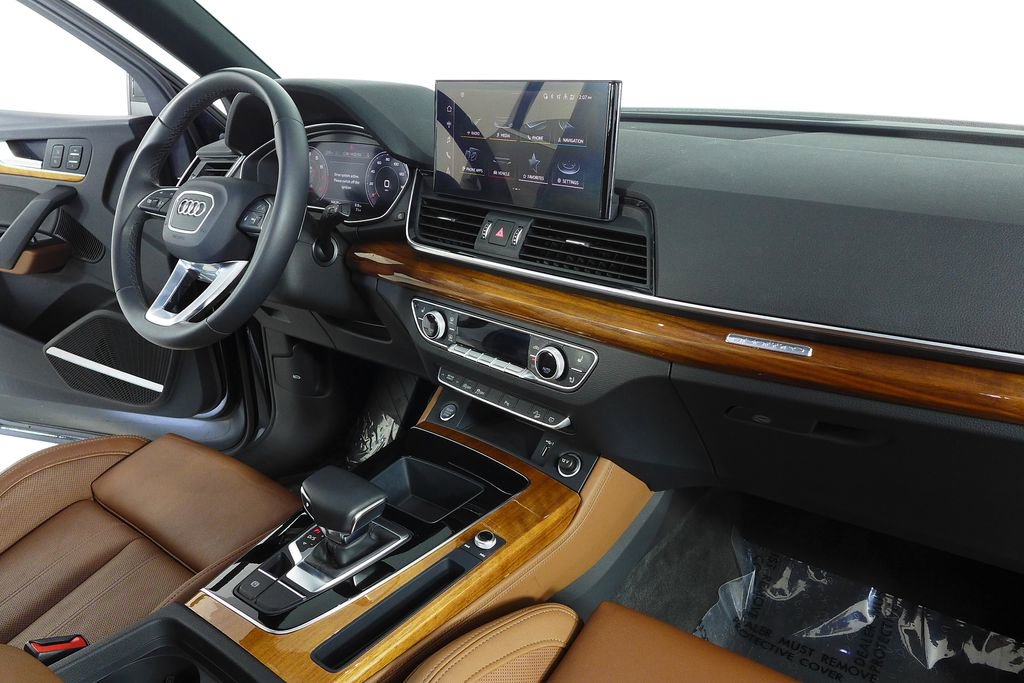 Used 2023 Audi Q5 2.0T Premium Plus w/ Premium Plus Package AWD/4WD image 13