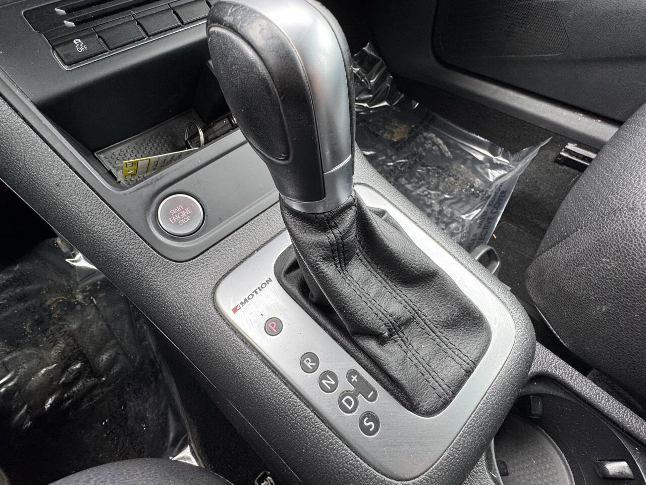 Used 2017 Volkswagen Tiguan S image 18