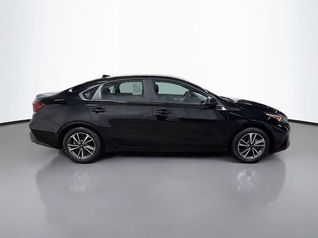 Used 2023 Kia Forte LXS w/ LXS Technology Package FWD image 11