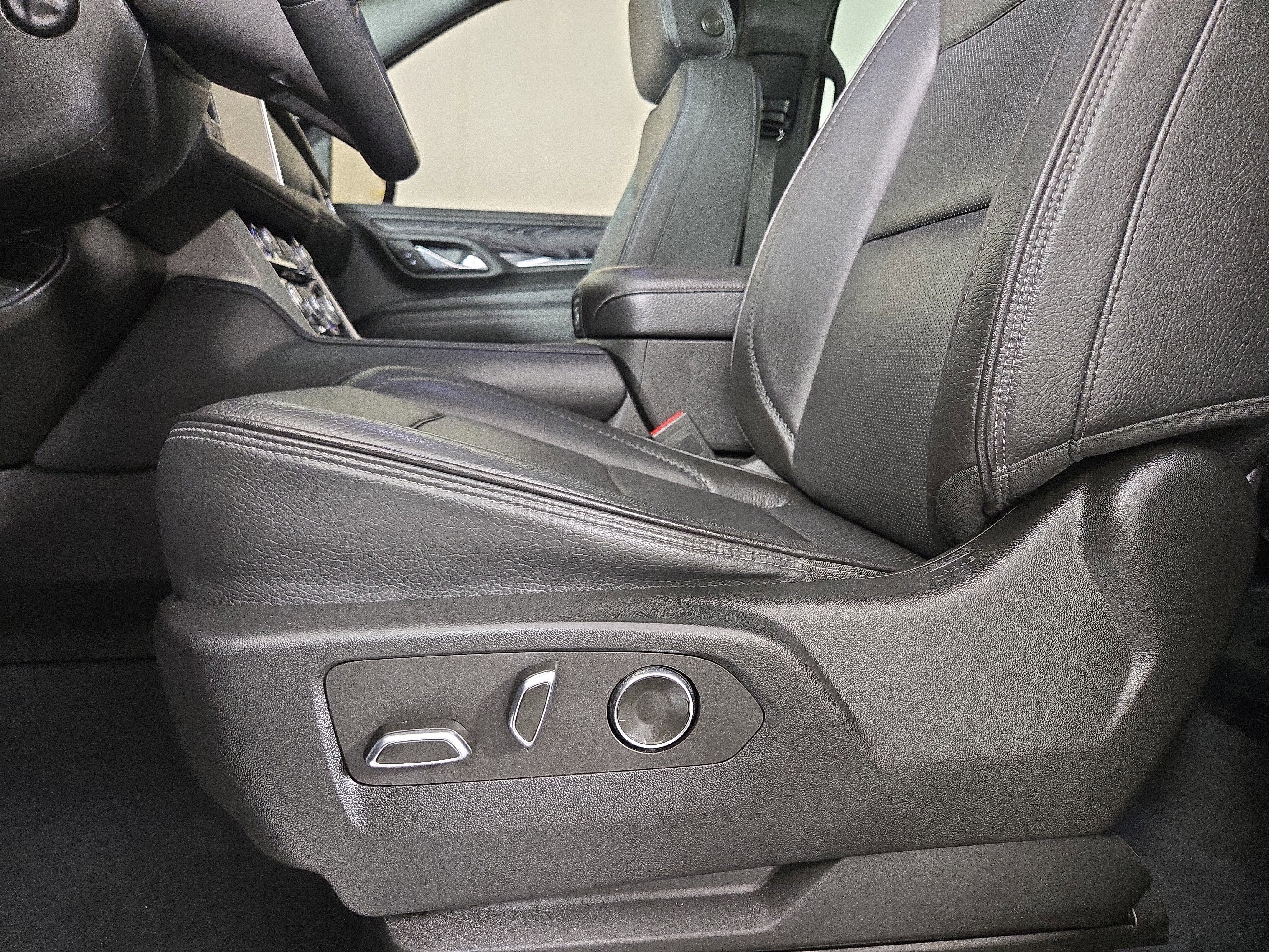 Certified 2023 GMC Yukon Denali AWD/4WD image 32